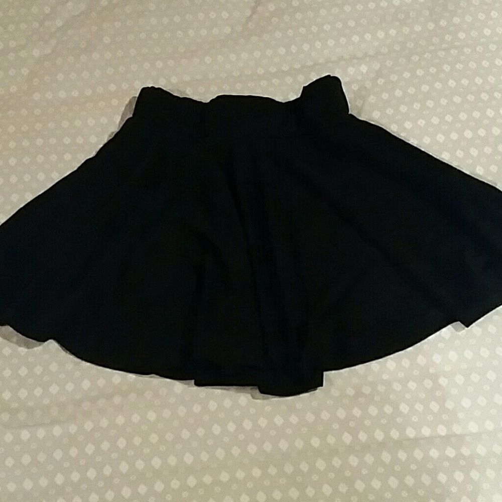 Black skater skirt